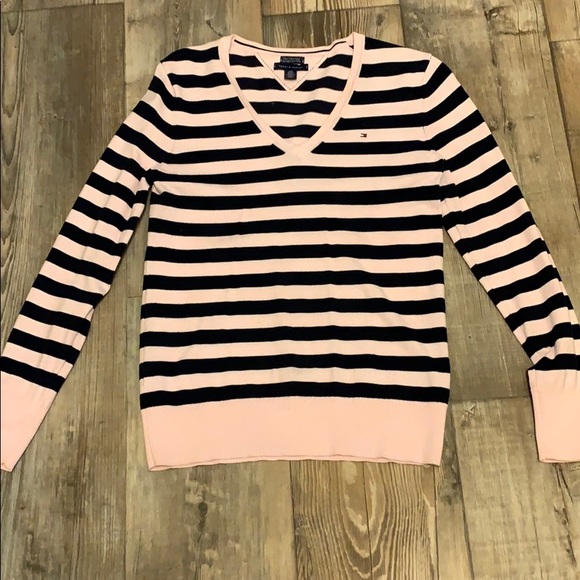 Tommy Hilfiger Sweaters - 🌸Tommy Hilfiger Pima cotton v neck sweater Small